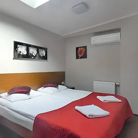 Aparthotel Astral