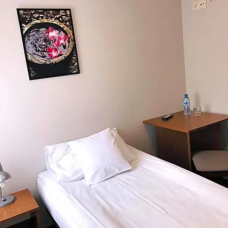 Lägenhetshotell Astral 3*